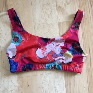 Onzie Floral Scoop Neck Sports Bra in Hot Pink Multi
